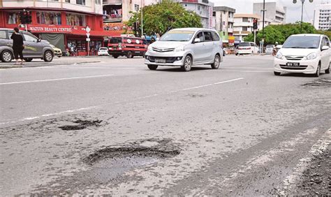 With malaysia considered as a developing nation, the fatality rates are not getting any better and can be somewhat compared to mortality rates present in some african. Dangerous situation: Potholes after floods | New Straits ...