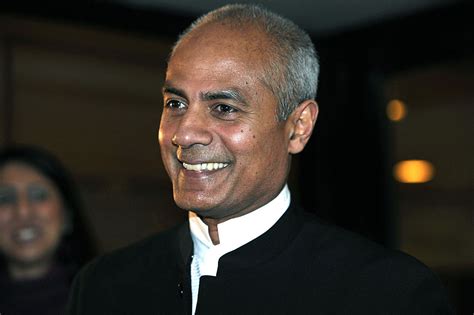 Bbc Journalist Newsreader George Alagiah Loses Battle With Bowel Cancer At 67 Hngn