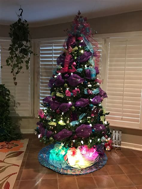 Christmas tree with pink and teal decorations for birthdays. Pink, purple and teal Christmas tree | Teal christmas tree ...