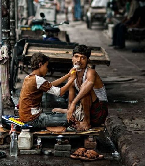 25 Beautiful Street Photography Examples