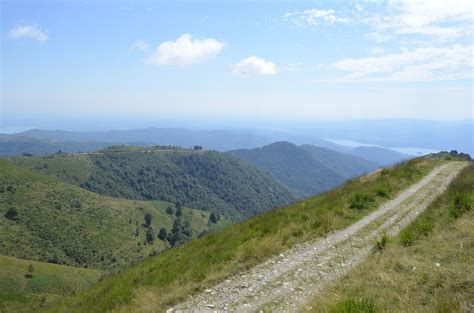 Inoltre sul mottarone c'è un ristorante che cucina bene e ve lo consiglio. Panorama-mottarone-sentieri-dooid - dooid Magazine
