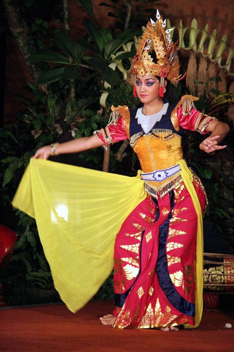 Balinese Dancerindonesiabing Images Cultural Dance