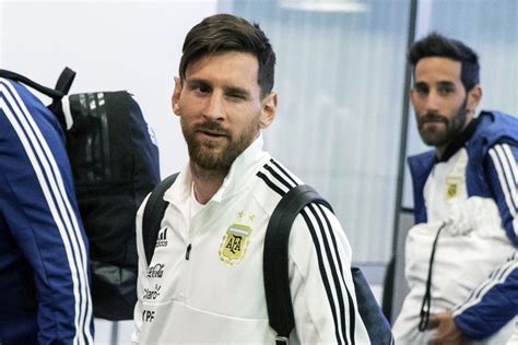 Prosper On Twitter Lionel Messi Also Paid The Argentina National Team