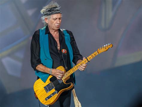 Keith richards says heroin is easier to kick than cigarettes. Keith Richards, guitarrista dos Stones, lança seu primeiro ...