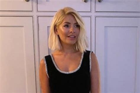 Itv This Morning S Holly Willoughby Shows Off Curves In Stunning Black Dress Liverpool News