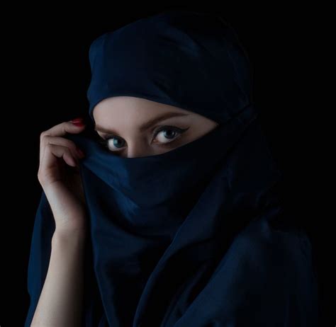 Halal Sex Guide Muslim Woman Umm Muladhat Publishes Sex Manual Huffpost Uk News
