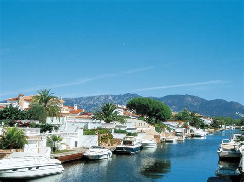 In der bucht von roses genießt du den urlaub bei mediterranen klima. Vakantiehuis Empuriabrava Costa Brava Villa Spanje huren ...