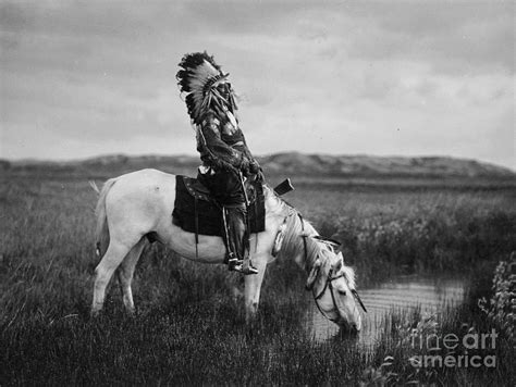 Native American Indian Sioux Tribe On Horse Historical Vintage Mixed