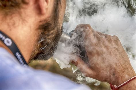 E Cigarette Smokers Face Increased Risk Of Lung Diseases Study Says