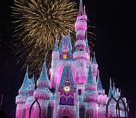 Christmas In July Holiday Season Highlights At Walt Disney World The