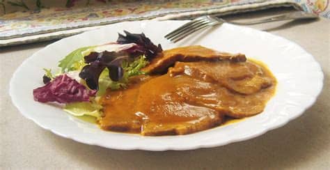 Esta carne mechada puede servirse también fría, como un fiambre. Receta andaluza de carne mechada, ideal para Navidad