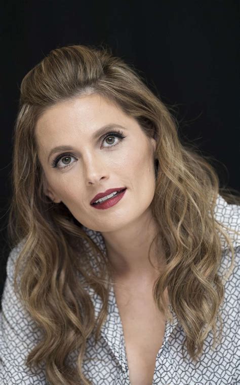 Stana Katic Absentia Press Conference In Los Angeles 11 Gotceleb