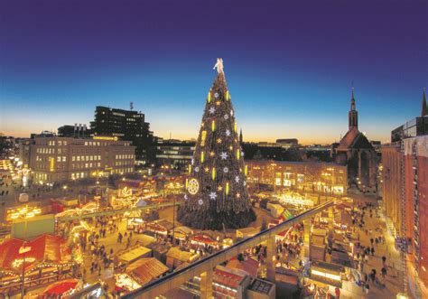 It is in the middle part of the state and is considered to be the administrative, commercial and cultural centre of the ruhr area with some 5.21 million (2017). Unser Extra im Advent - Dortmund-City
