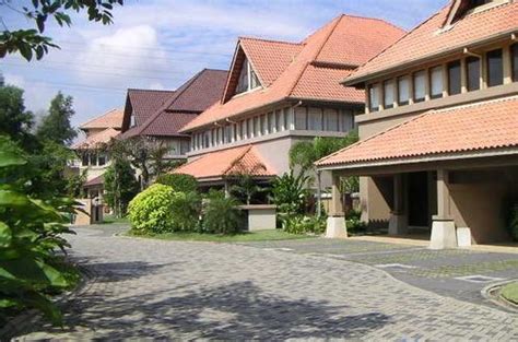 Perak turf club & equestrian centre. KL Rumah Murah: Bukit Kiara Residences, Sri Hartamas