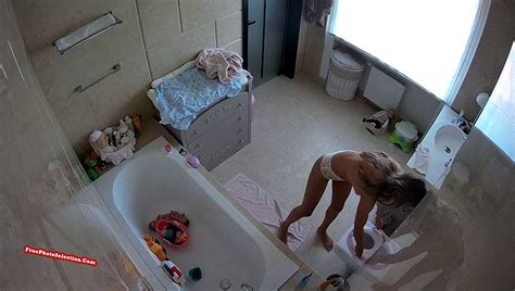Naked Girl Piss Bathtub Telegraph