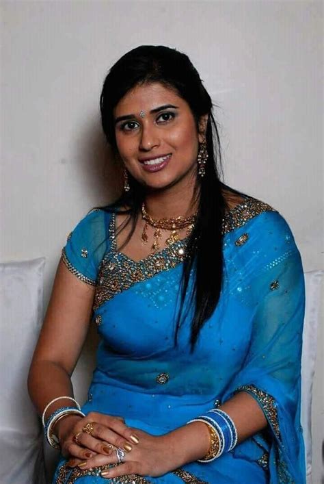 House Wife Fashion Aunty In Saree Beautiful Saree