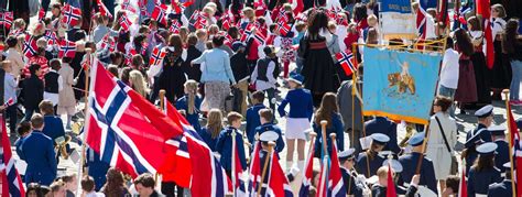 When i was first told about 17 mai, my naive british mind could not comprehend the thought of a national day. 17. mai - Store norske leksikon