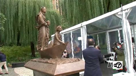 cuomo unveils mother cabrini statue in nyc abc7 new york