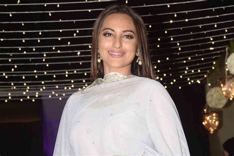 Sonakshi Sinha Dismisses Accusations Of Fraud Threatens Legal Action