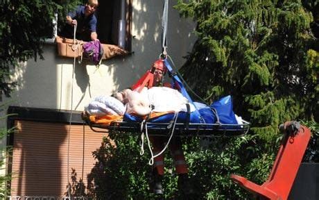 Obese German Woman Lifted From House By Crane Telegraph