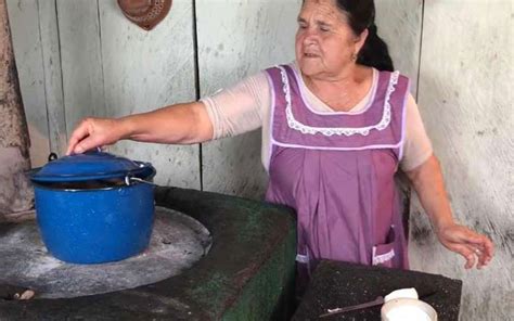 Doña Ángela Una De Las 100 Mujeres Más Poderosas De México Video