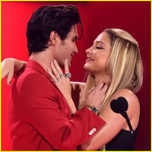 May 17, 2021 · the mtv movie & tv awards 2021 winners in full: Chase Stokes & Madelyn Cline Celebrate Best Kiss Win With ...