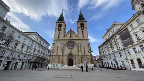 Sarajevo: Zabrana kretanja ulicama oko katedrale za ...