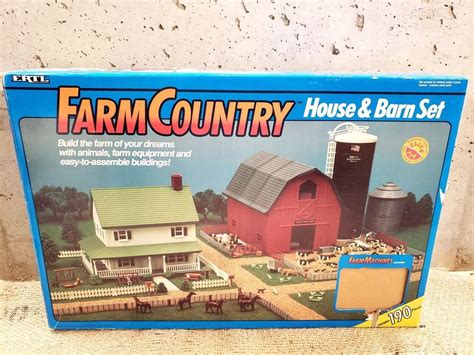 Ertl Farm Country House And Barn Set 190 Pieces Circa 1991 Ertl
