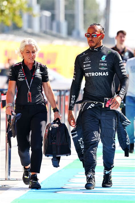 Lewis Hamilton Emiti Una Respuesta S Lido Cuando Se Le Pidi Detalles
