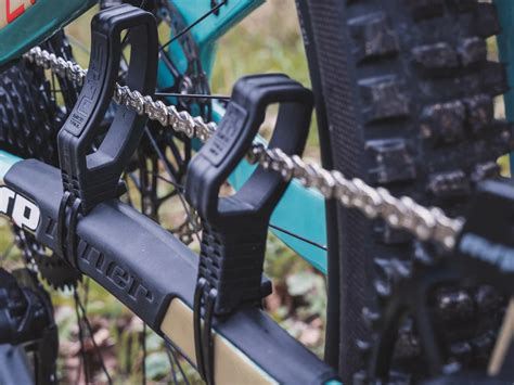 With the stfu bike damping system you can permanently immobilize your drive. STFU BIKE Kettenführung MTB Antrieb Dämpfungssystem | DH07 ...