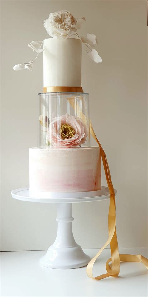 Wol Loves Fabulous Creative Wedding Cakes Weddingsonline