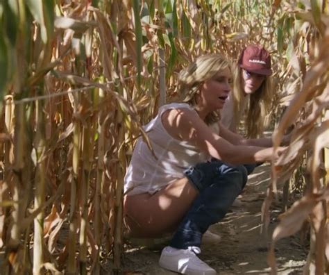 Rhonys Sonja Morgan Drops Pants To Pee In Middle Of A Corn Maze Before