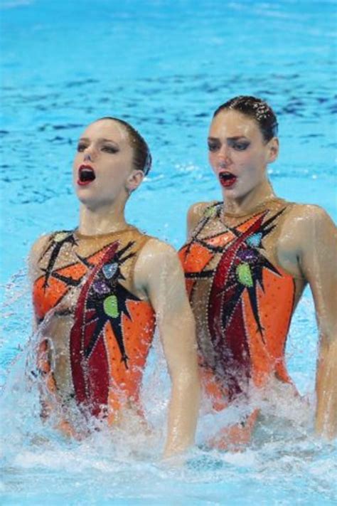 these perfectly timed sports moments are sure to make you laugh in this moment perfectly