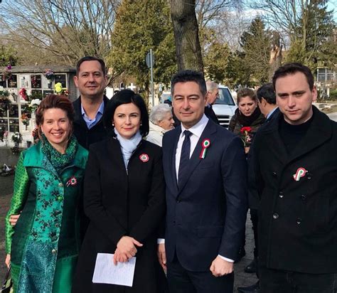 Az mszp 1 millió forinttal támogatja a fővárosi tanárok és dolgozók tesztelését. "Föl a tett mezejére, polgártársnőim!" Egy női hősről ...