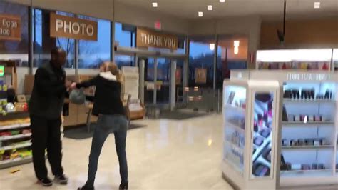 Lady Goes Crazy After She Shoplifts Coub The Biggest Video Meme Platform