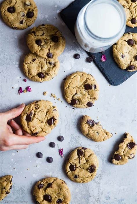 These eggless chocolate chip cookies are buttery, soft and chewy with crispy edges.learn how to make these scrumptious eggless choco chips cookies at home from scratch! The BEST Eggless Chocolate Chip Cookies - SO chewy on the inside, crispy o… | Eggless chocolate ...