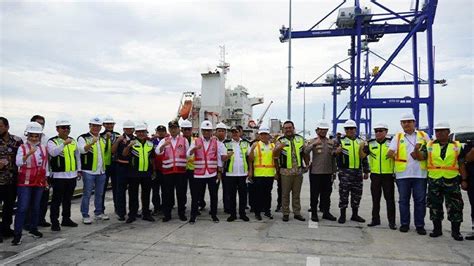 Menhub Tinjau Pengembangan Pelabuhan Kuala Tanjung Bupati Zahir