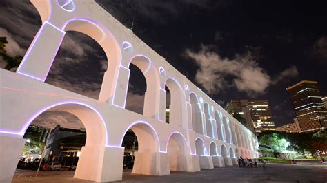 Superuber — Contornos Da Cidade Traçando Os Arcos Da Lapa Superuber