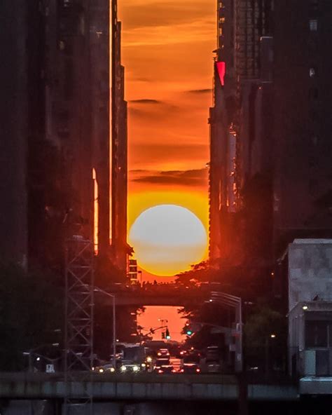 Here Are 7 Must See Photos Of An Amazing Manhattanhenge Sunset In New