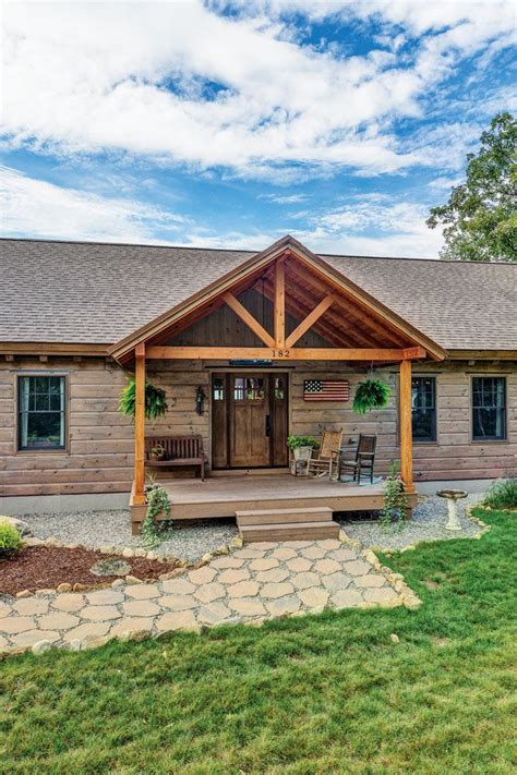This New Hampshire Log Home Draws On Old Western Style Ranch House