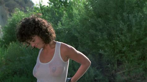 Betsy Russell Nue Dans Tomboy