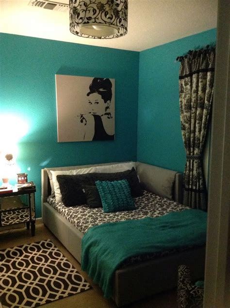 Unique candle for turquoise home decor. 17 Turquoise And Black Bedroom Ideas For Your Home ...