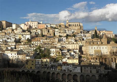 La Guida Sul Comune Di Loreto Aprutino Pe In Abruzzo Italia