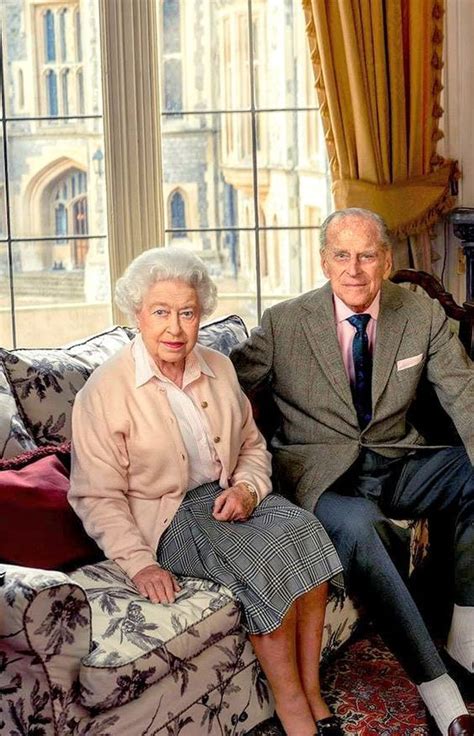 Королева великобритании елизавета ii (queen elizabeth ii) родилась 21 апреля 1926 года в лондоне в семье герцога и герцогини йоркских. Queen Elizabeth II and Prince Philip 70th anniversary spam ...