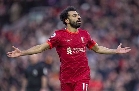 Watch Egyptian King Smiling Salah Mobbed By Liverpool Fans After