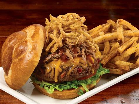 BoomerJack's cracks open ice cold beer and stacked burgers in Lake