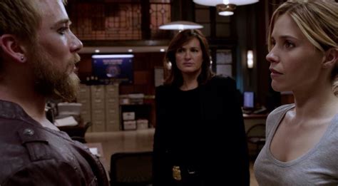 Svu, which welcomes elliot stabler. Chicago PD and Law and Order SVU Crossover Episode (With ...