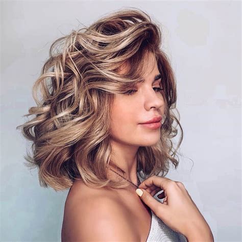 46 Best Short Hairstyles For Thin Hair To Look Fuller