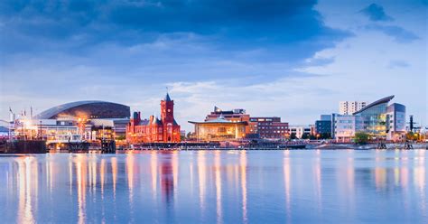 Wales has a living celtic culture, with the welsh language spoken by a fifth of the 3.1 million inhabitants (2019). Cardiff - vier vakantie in de hoofdstad van Wales