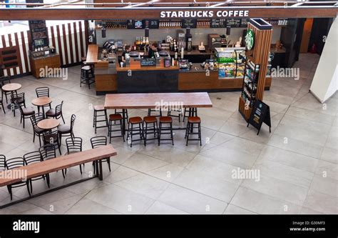 Starbucks Coffee Shop In Airport Hi Res Stock Photography And Images